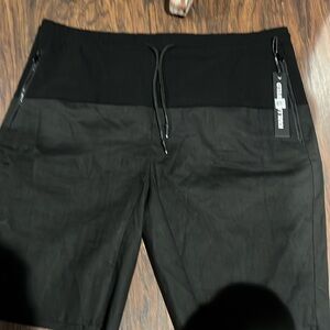 Men’s Karl lagerfeld  designer shorts size 2 XL black color pockets new